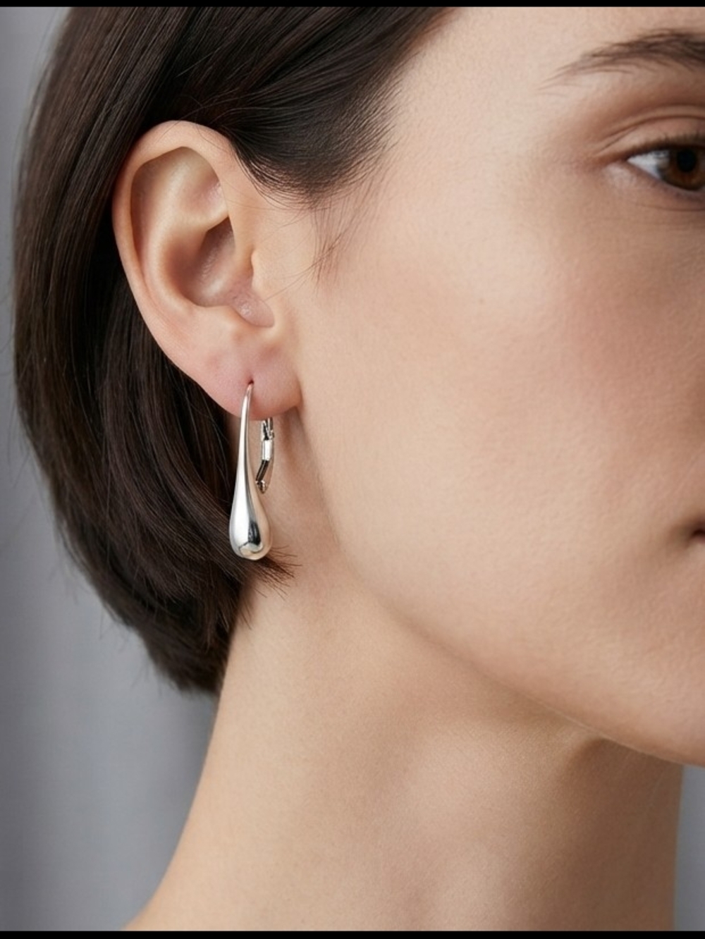 New Silver Tone Polished Teardrop Leverback Dangle Earrings Simple Elegant NIP